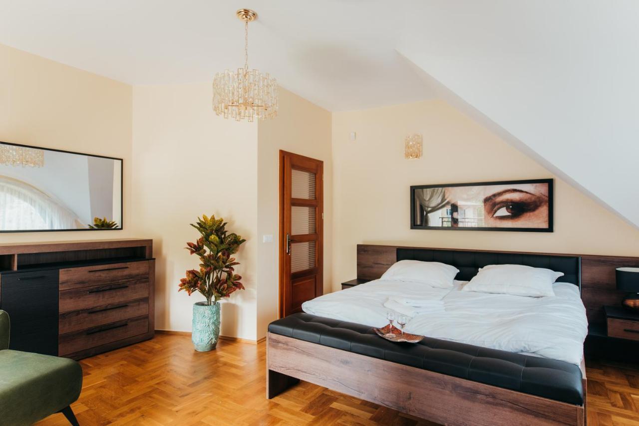 Zarabie Residence Myslenice ภายนอก รูปภาพ