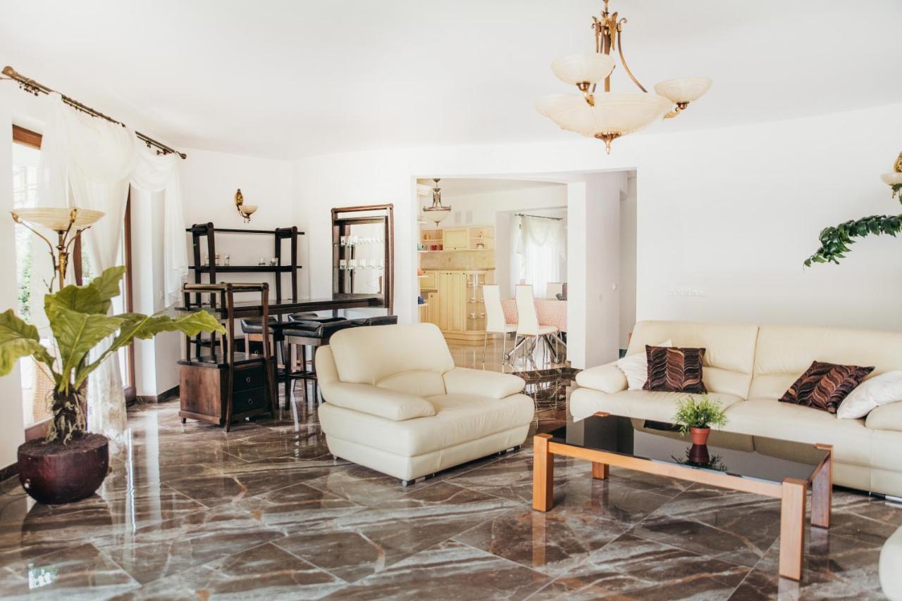 Zarabie Residence Myslenice ภายนอก รูปภาพ